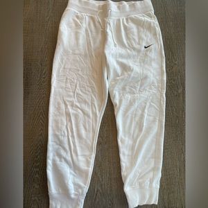 COPY - WHITE NIKE SWEATPANTS